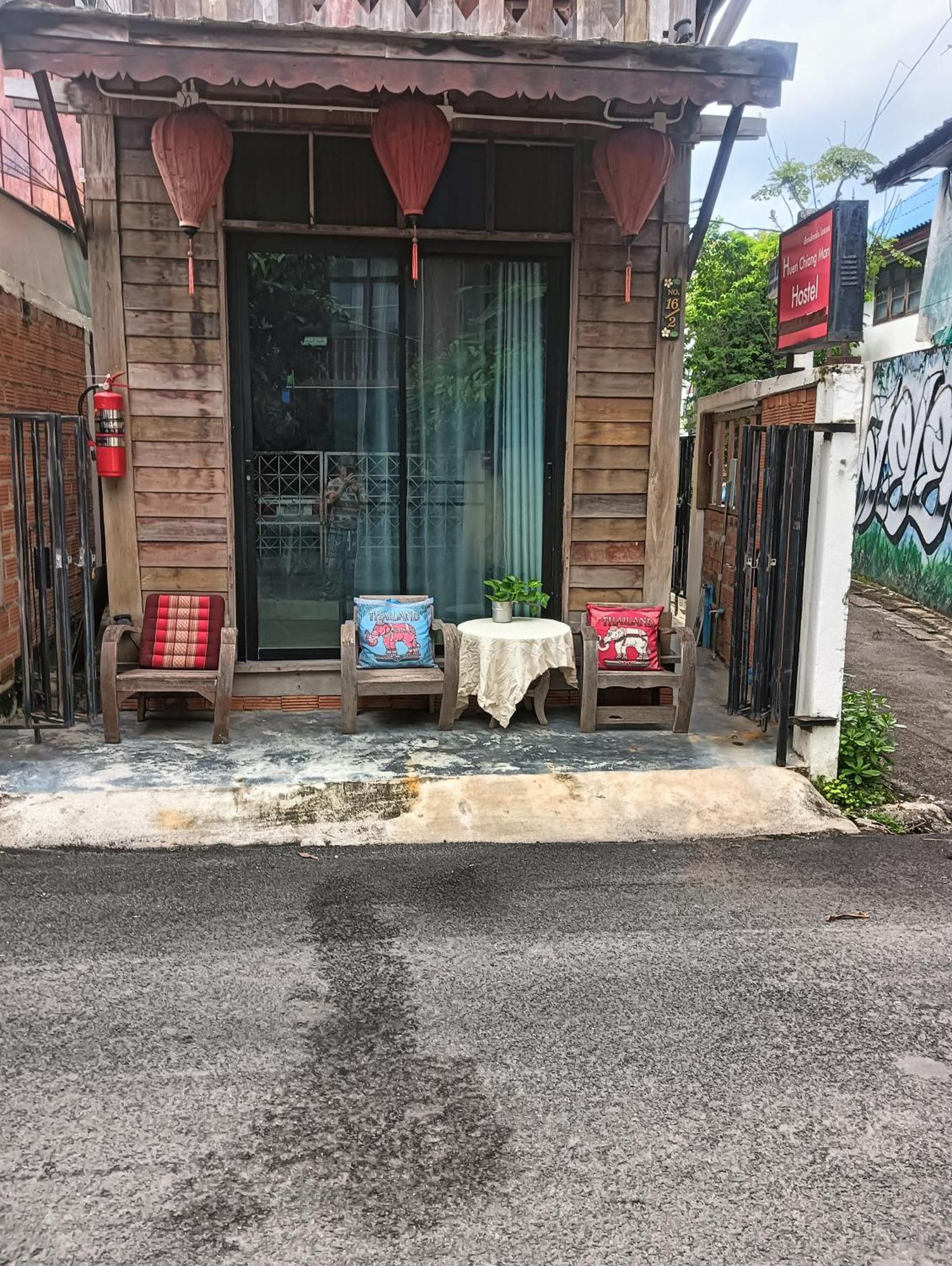 Huen Chiang Man Hostel (Adults Only) Chiang Mai Eksteriør bilde